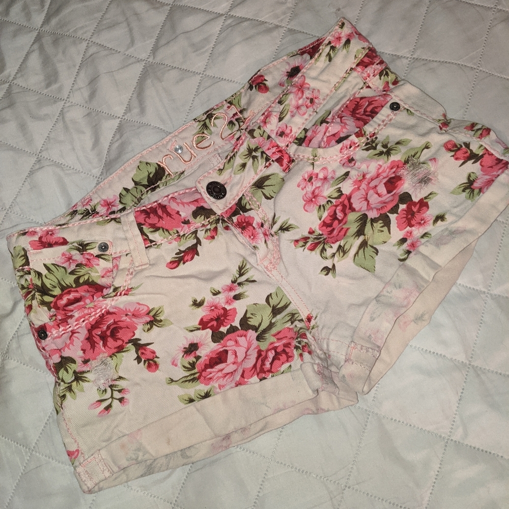 Rue21 pink floral summer denim shorts